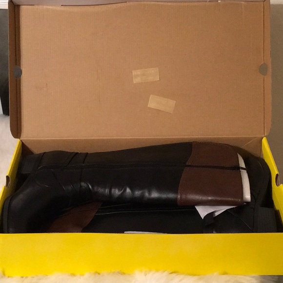 NWT Liz Claiborne black tan 7W boots - Picture 6 of 8